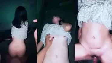 Kemesraan Sejoli Cantik Di Atas Motor Sepi